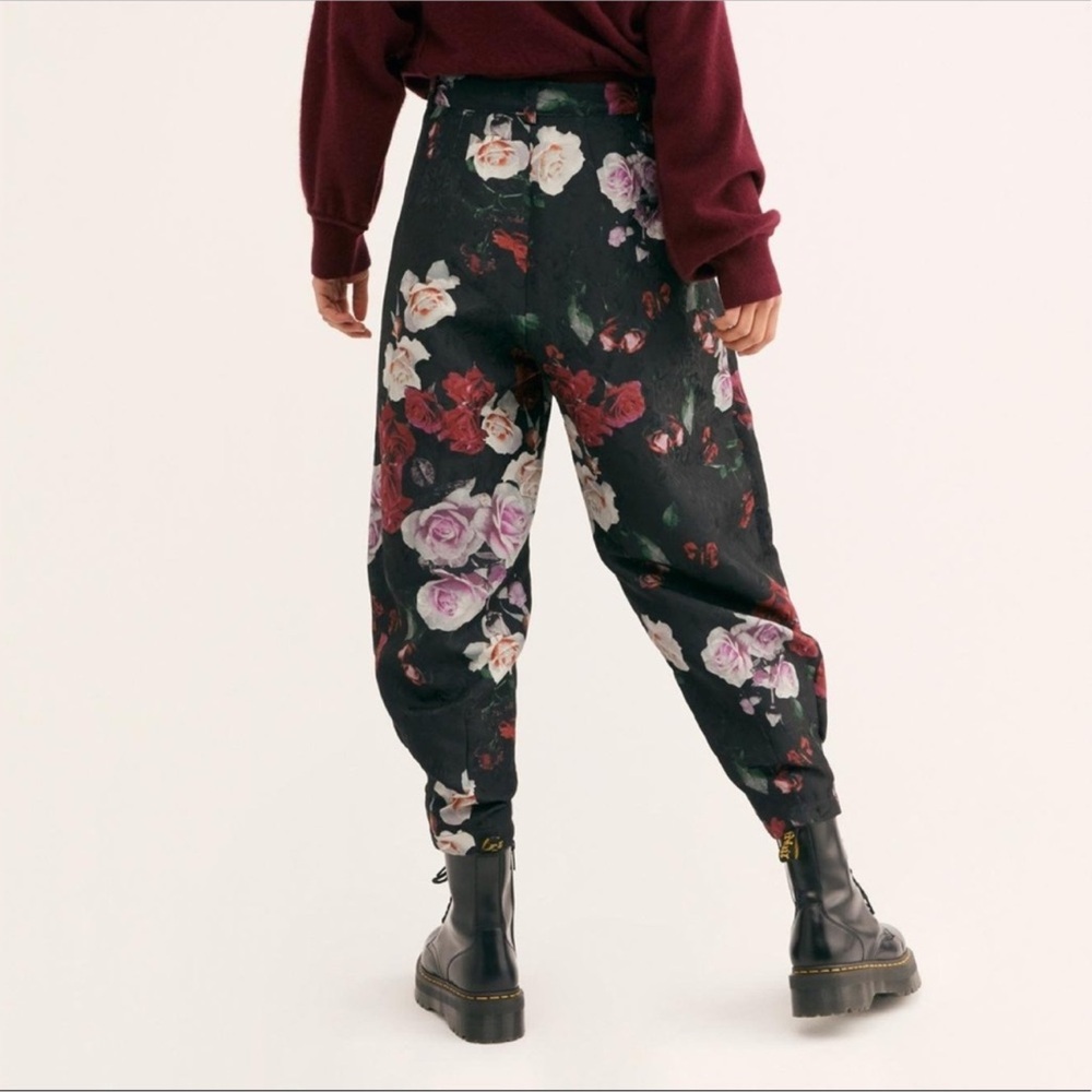 Free People Iris Floral Roses Printed Balloon Pants Size 0 - Picture 4 of 10